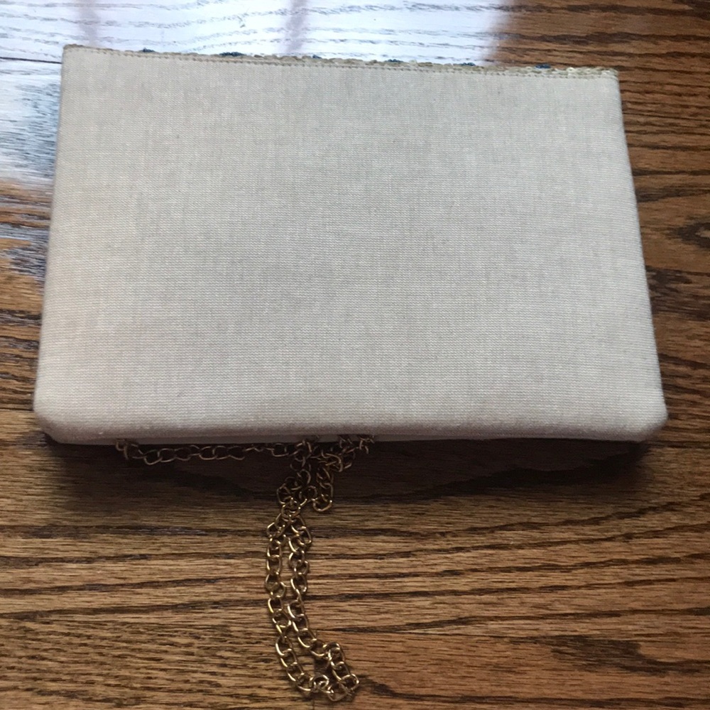 Clutch - Picture 5 of 6